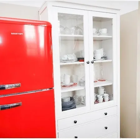 La Petite Famille Aparthotel