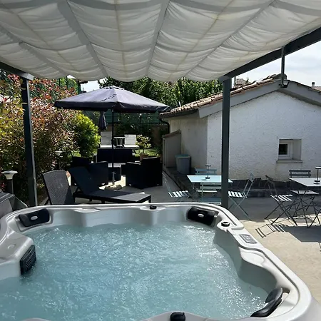 Aparthotel La Petite Famille Corchiano