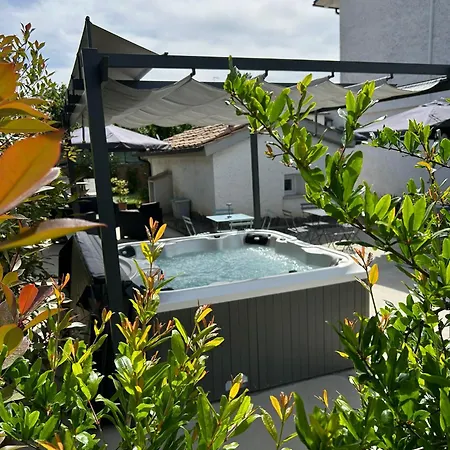 La Petite Famille Aparthotel Corchiano